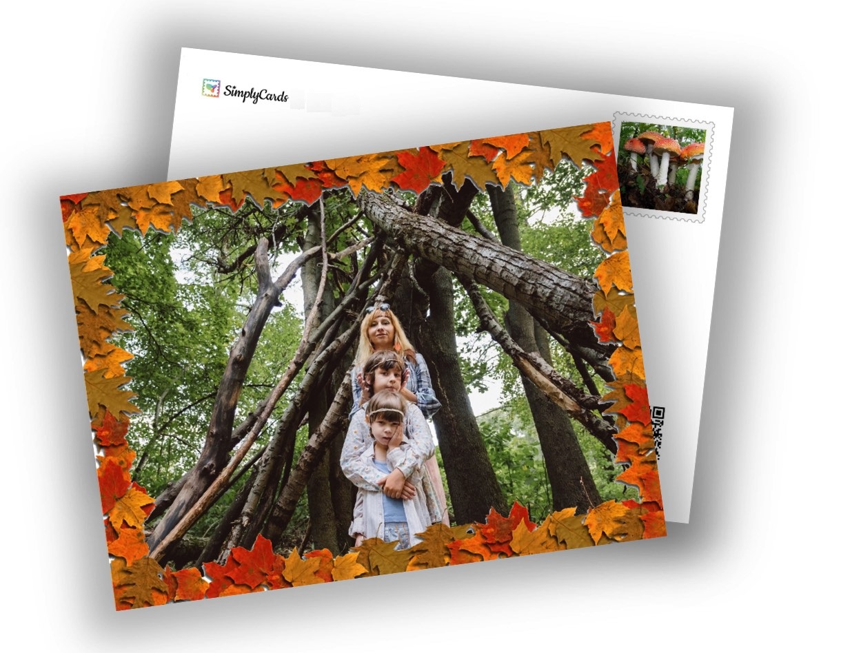 une belle carte postale personnalisée d'une famille en forêt