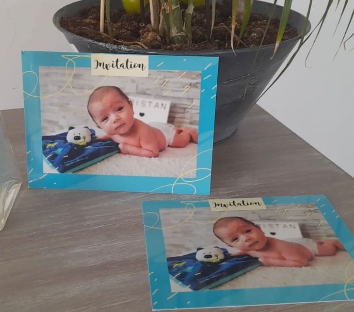 Carte invitation avec bébé en vedette