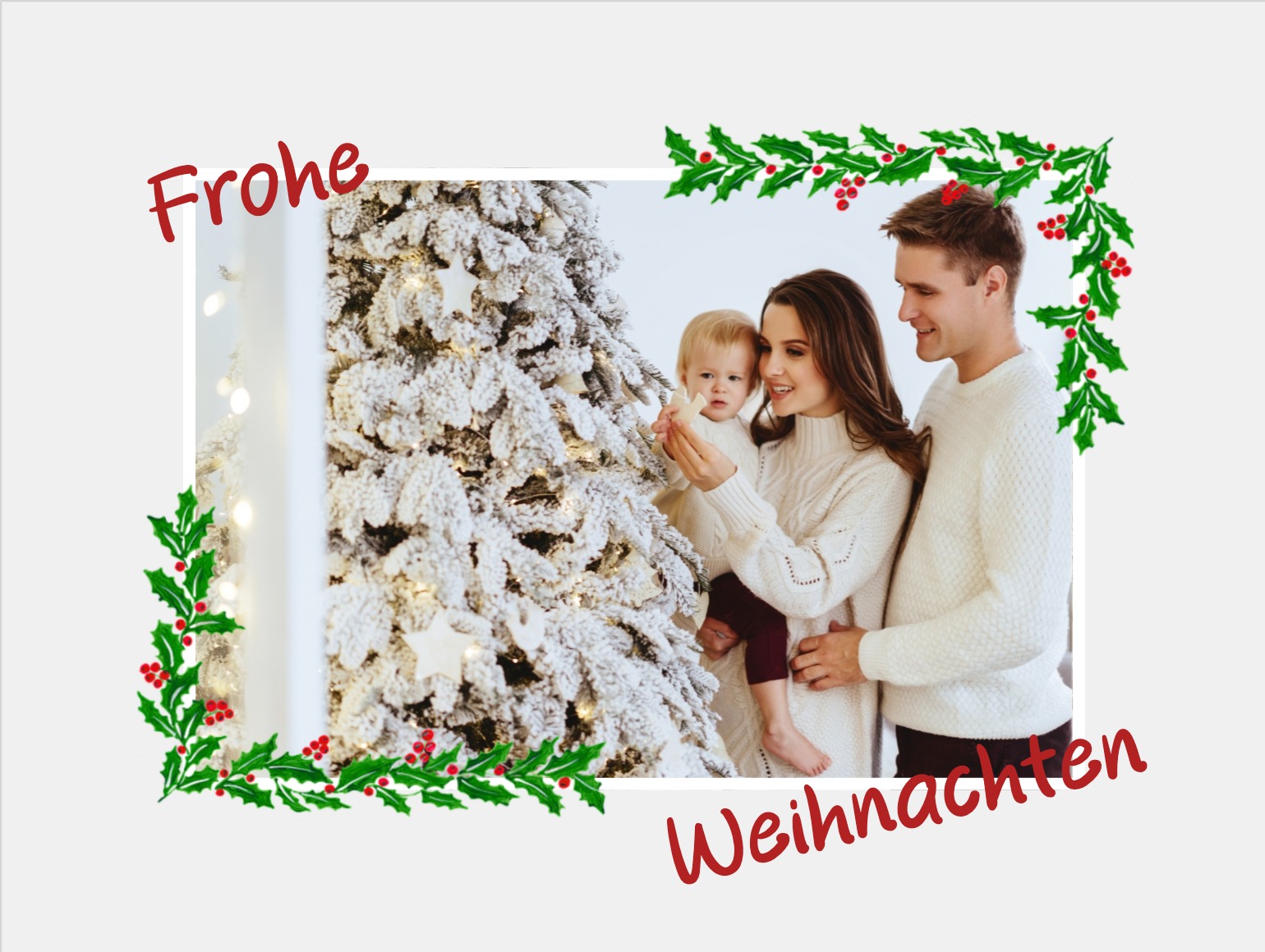 Traditionelle Weihnachtskarte mit Baum und Lichterketten